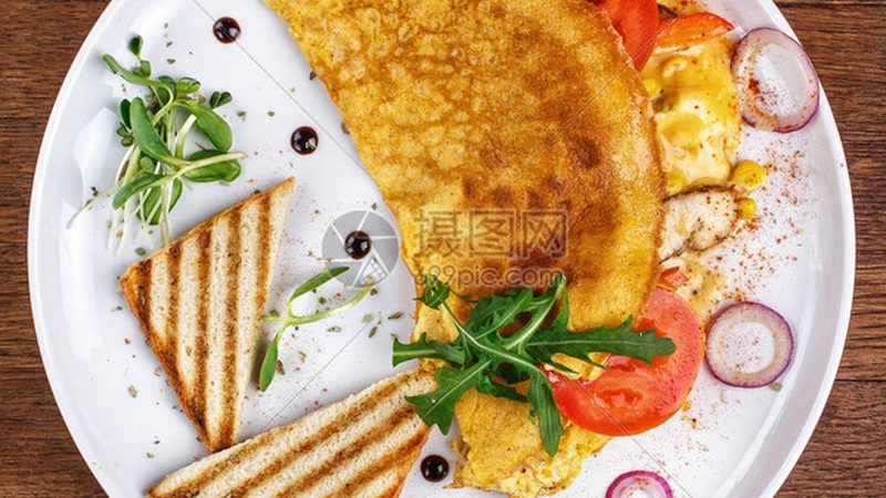 一家合格的火锅底料生产厂商，必须具备以下生产资质：